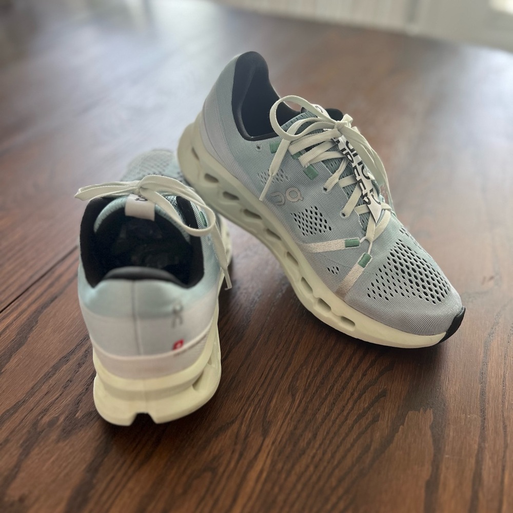 On Cloudsurfer women’s 9.5